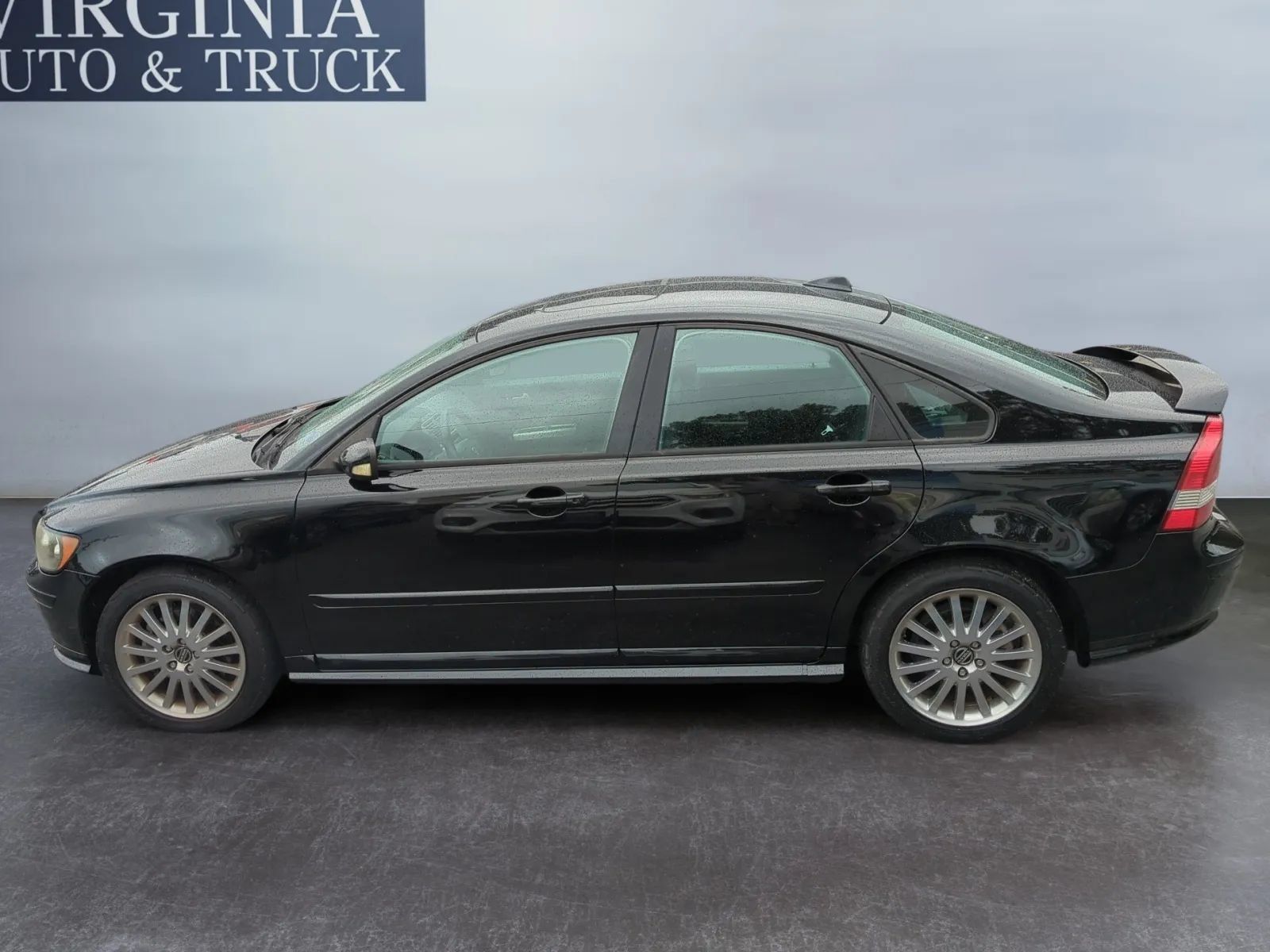Used 2006 Volvo S40 T5 FWD image 2