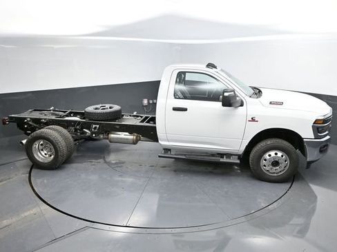 New 2026 RAM 3500 Tradesman image 39