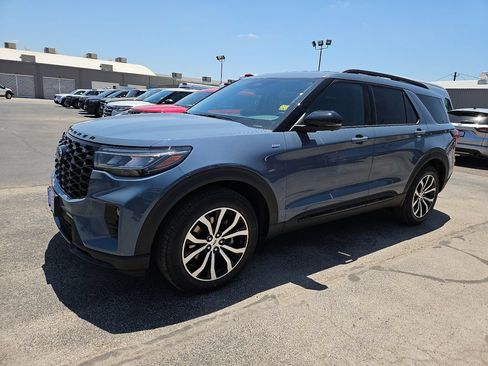 New 2026 Ford Explorer ST-Line w/ Premium Package RWD image 5