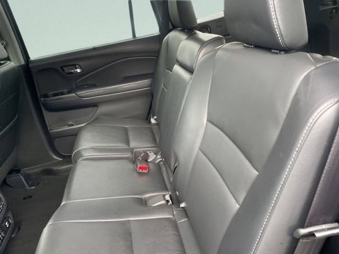 Used 2018 Honda Pilot Touring image 19