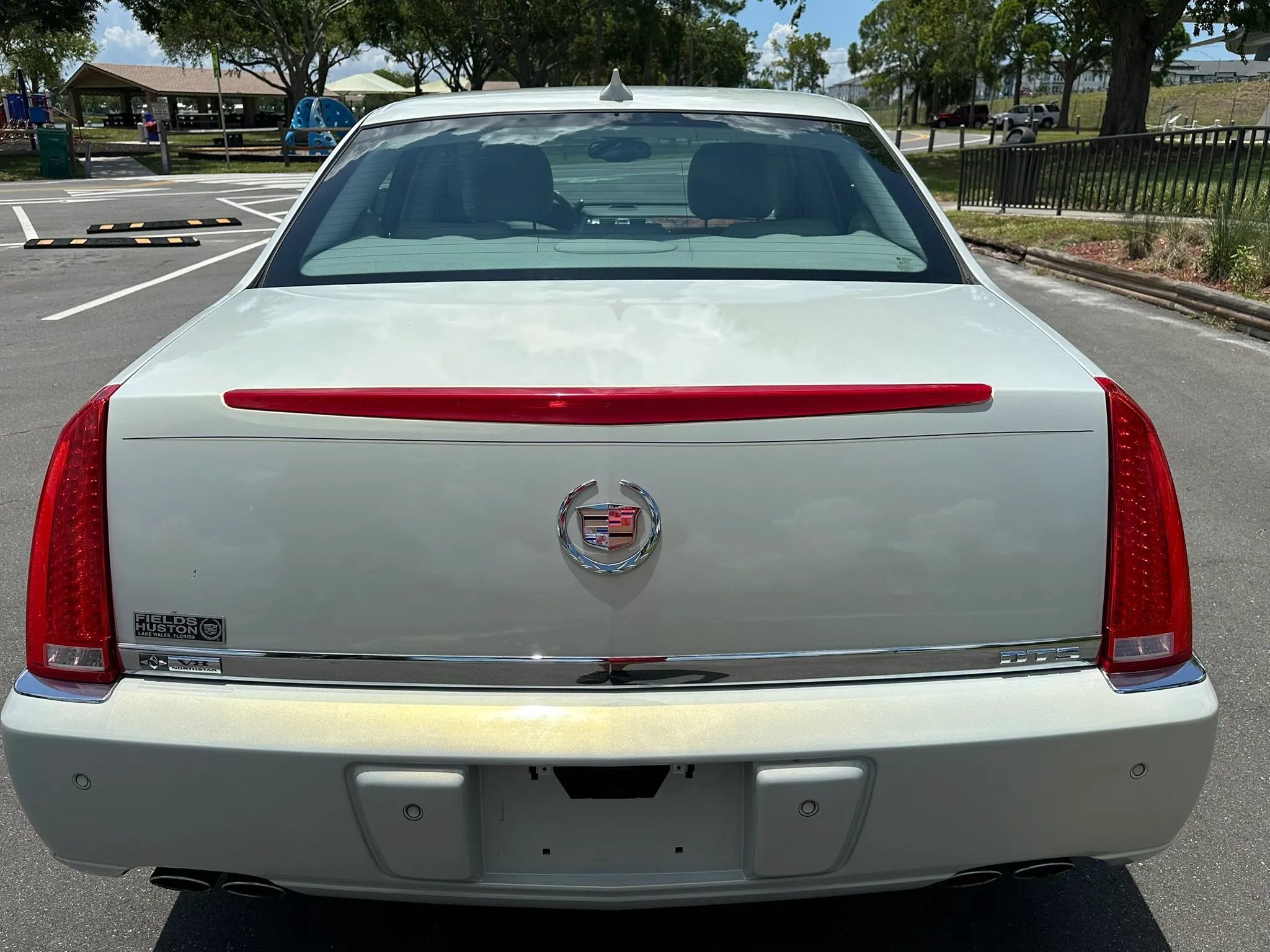 Used 2010 Cadillac DTS Luxury FWD image 13