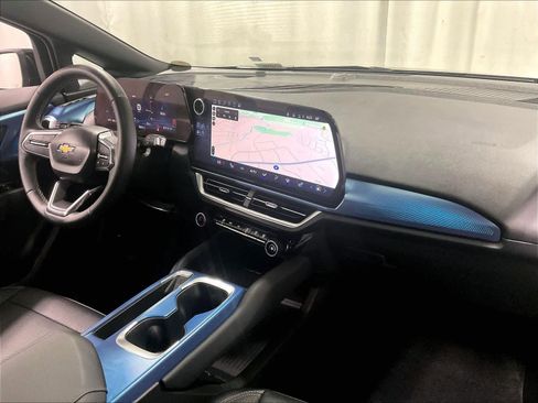 Used 2025 Chevrolet Equinox EV LT w/ Convenience Package image 14