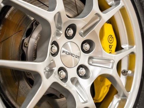 Used 2005 Ford GT image 22