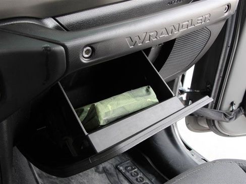 Used 2021 Jeep Wrangler Unlimited Sport AWD/4WD image 46
