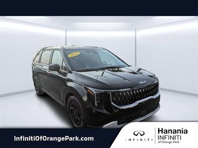 Used 2025 Kia Carnival