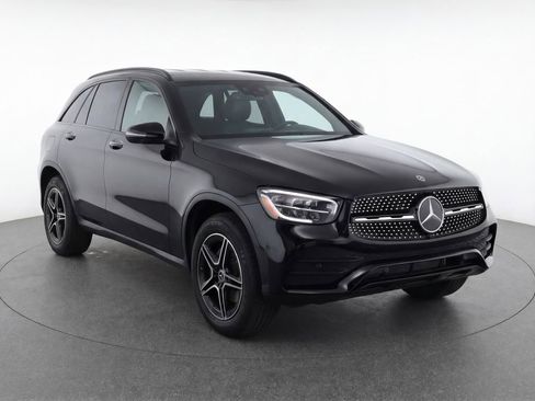 Used 2022 Mercedes-Benz GLC 300 4MATIC image 2