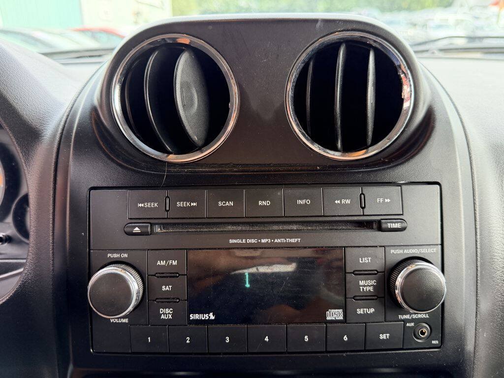 Used 2016 Jeep Patriot High Altitude AWD/4WD image 16