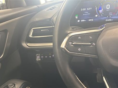 Used 2025 Chevrolet Traverse LT image 15