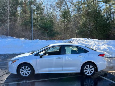 Used 2023 Toyota Corolla LE image 2