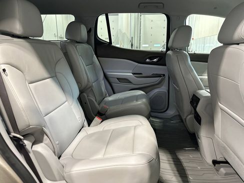 Used 2023 GMC Acadia SLT image 36