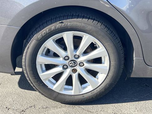 Used 2018 Toyota Camry LE image 27