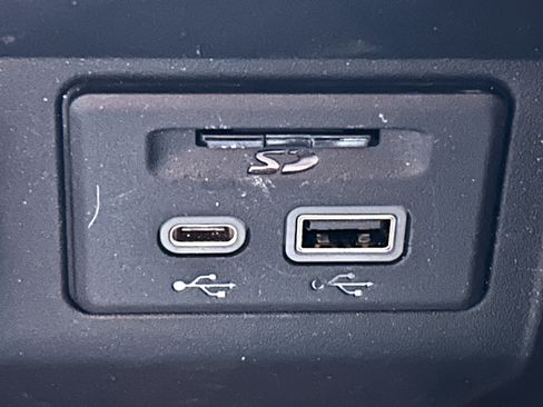 Used 2022 Chevrolet Blazer RS image 36