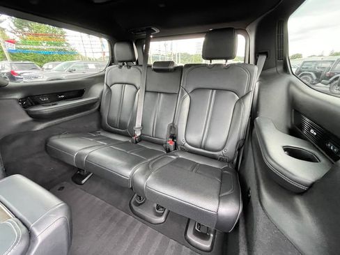 Used 2022 Jeep Grand Wagoneer Series I AWD/4WD image 21