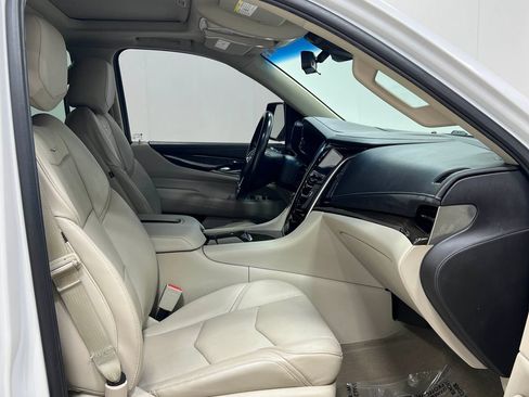 Used 2018 Cadillac Escalade Premium Luxury AWD/4WD image 41