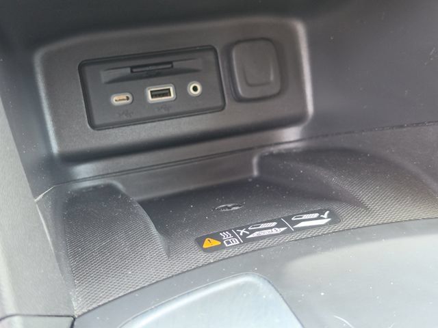 Used 2020 Chevrolet Equinox Premier FWD image 28