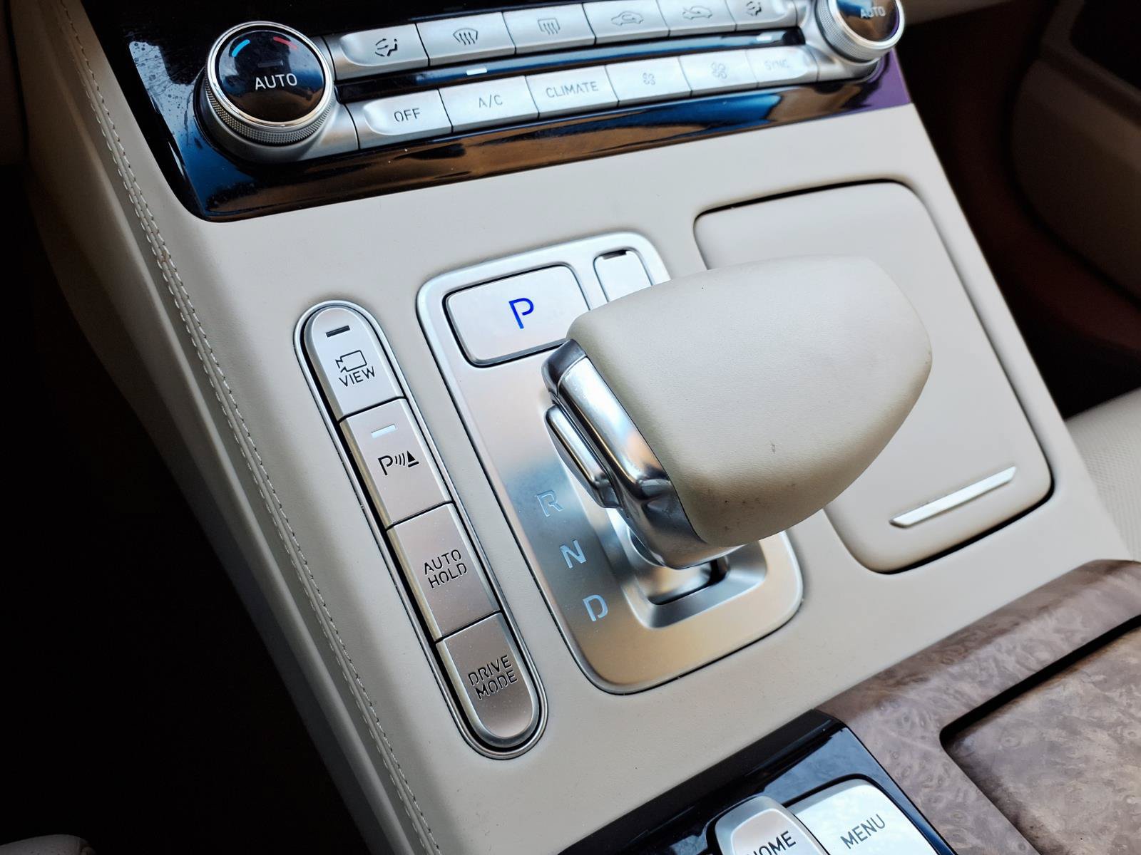 Used 2021 Genesis G90 3.3T Premium RWD image 26