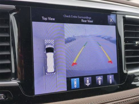 Used 2017 Chrysler Pacifica Limited image 29