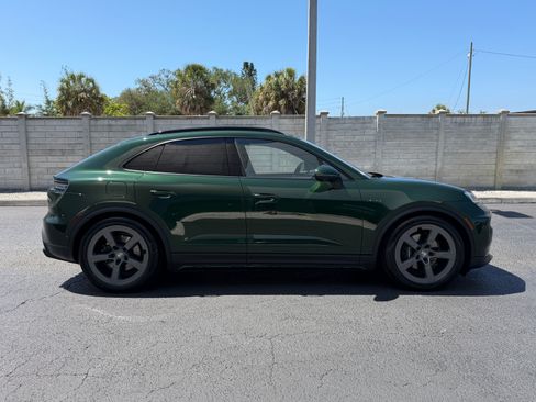 New 2026 Porsche Macan 4 Electric AWD/4WD image 7