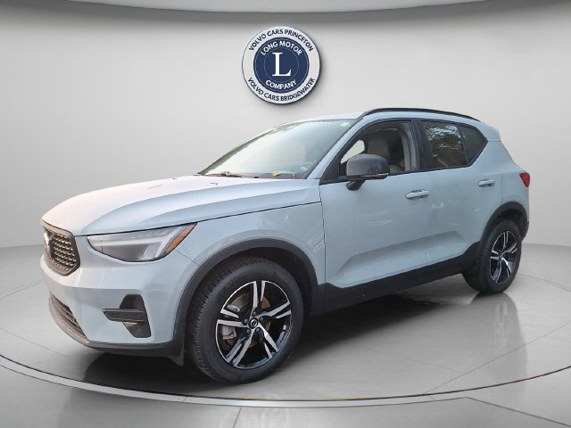 Certified 2024 Volvo XC40 B5 Core AWD/4WD image 1