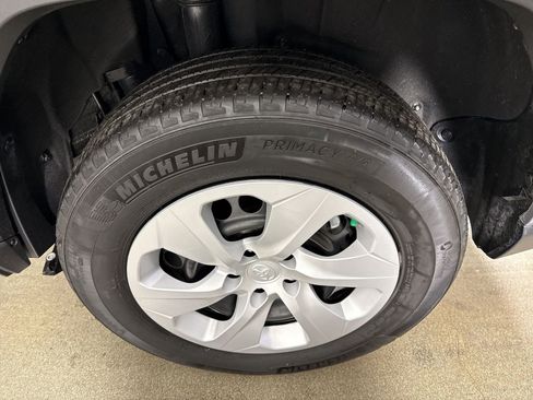 Used 2024 Toyota RAV4 LE image 5