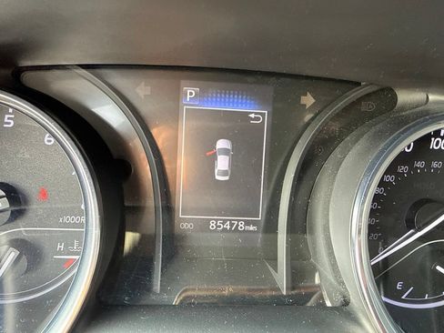 Used 2020 Toyota Camry SE FWD image 14
