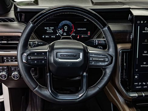 Used 2025 GMC Yukon Denali Ultimate image 16