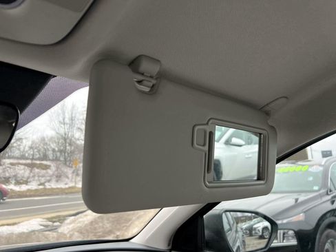 Certified 2025 Hyundai Tucson SE image 28