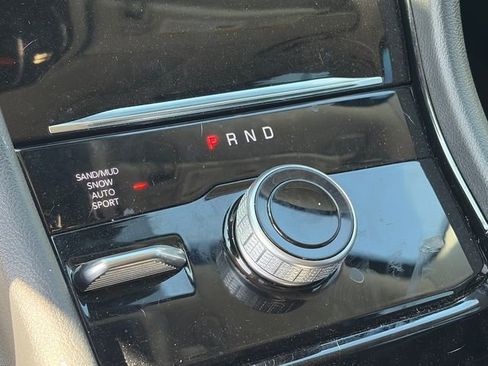 Used 2023 Jeep Grand Cherokee Limited w/ Luxury Tech Group II image 25