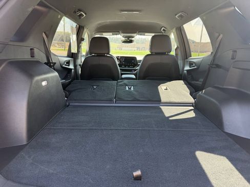 Used 2025 Chevrolet Equinox LT w/ Convenience Package II AWD/4WD image 11