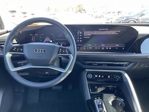 Used 2025 Audi Q5 Premium w/ Convenience Package image 15