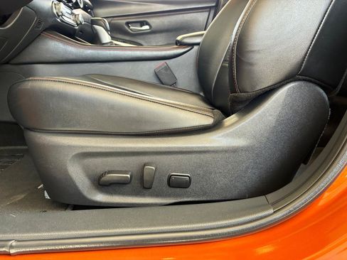 Used 2025 Nissan Sentra SR w/ SR Premium Package FWD image 14