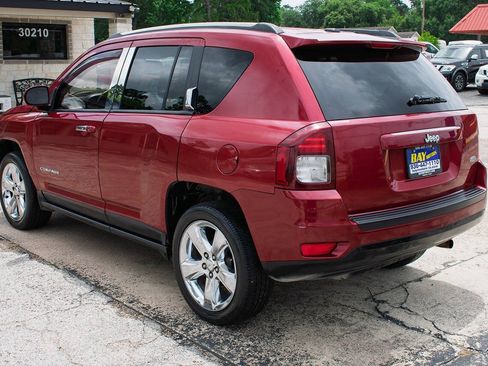 Used 2014 Jeep Compass Latitude FWD image 4