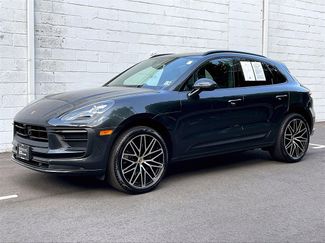 Certified 2025 Porsche Macan image 1