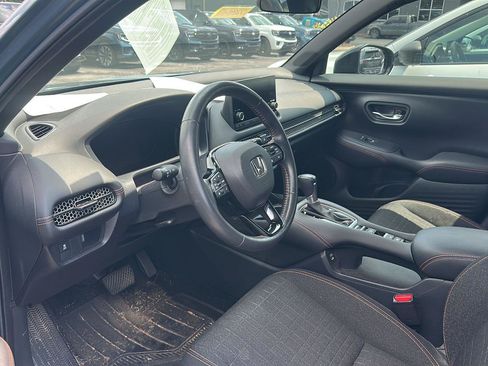 Used 2024 Honda HR-V Sport image 2
