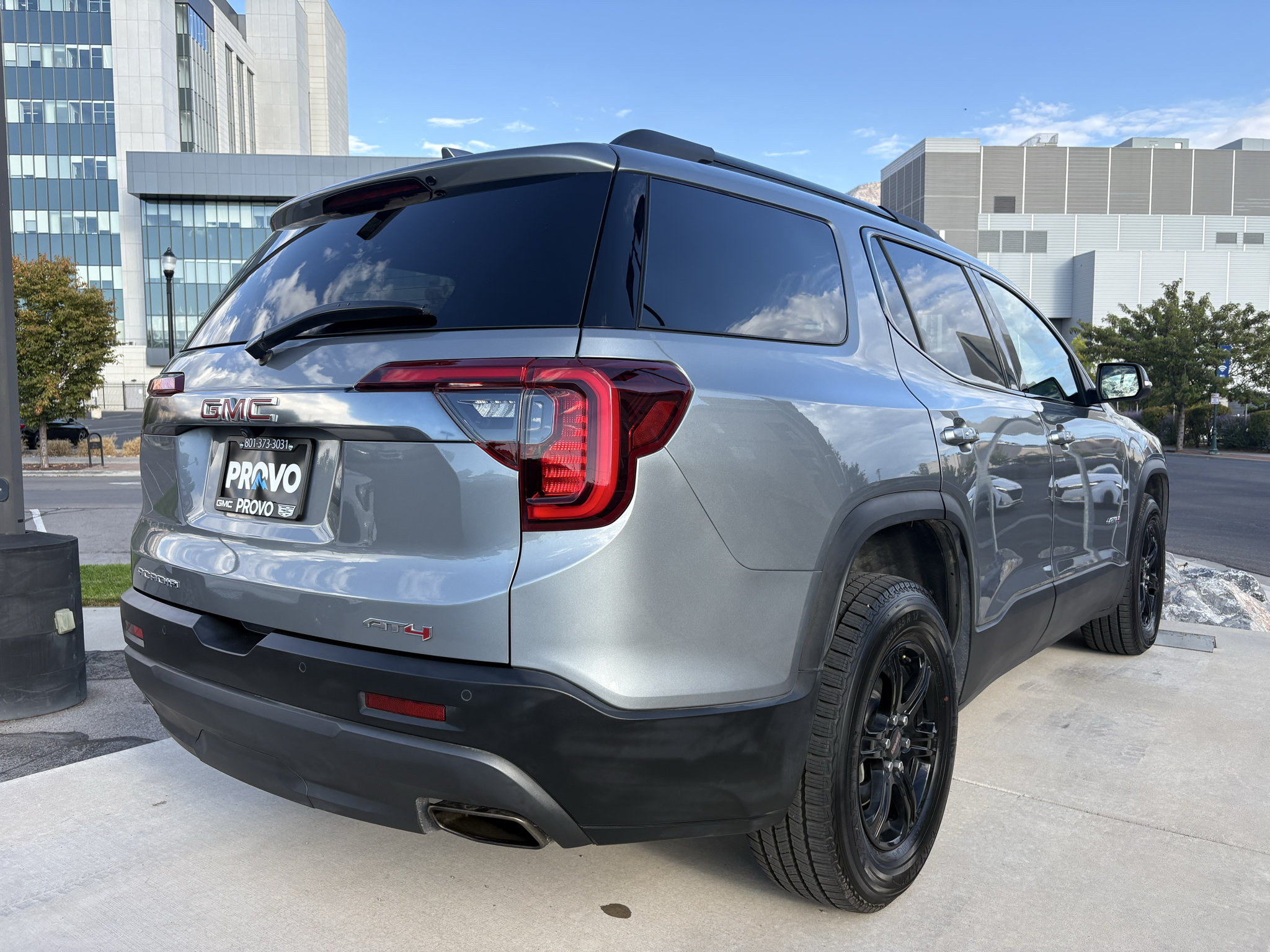 Used 2023 GMC Acadia AT4 w/ Technology Package AWD/4WD image 5