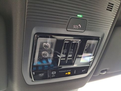 New 2026 Volkswagen Atlas Cross Sport SEL Premium R-Line image 17