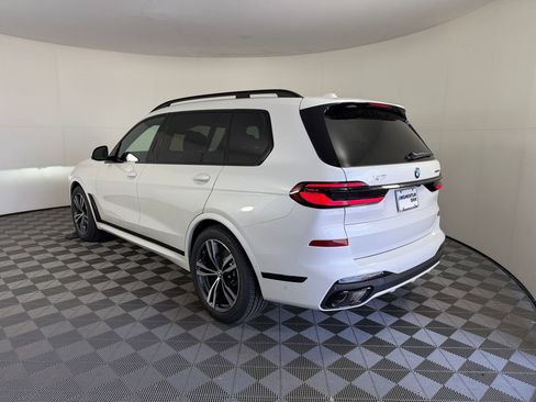 Used 2027 BMW X7 xDrive40i AWD/4WD image 3