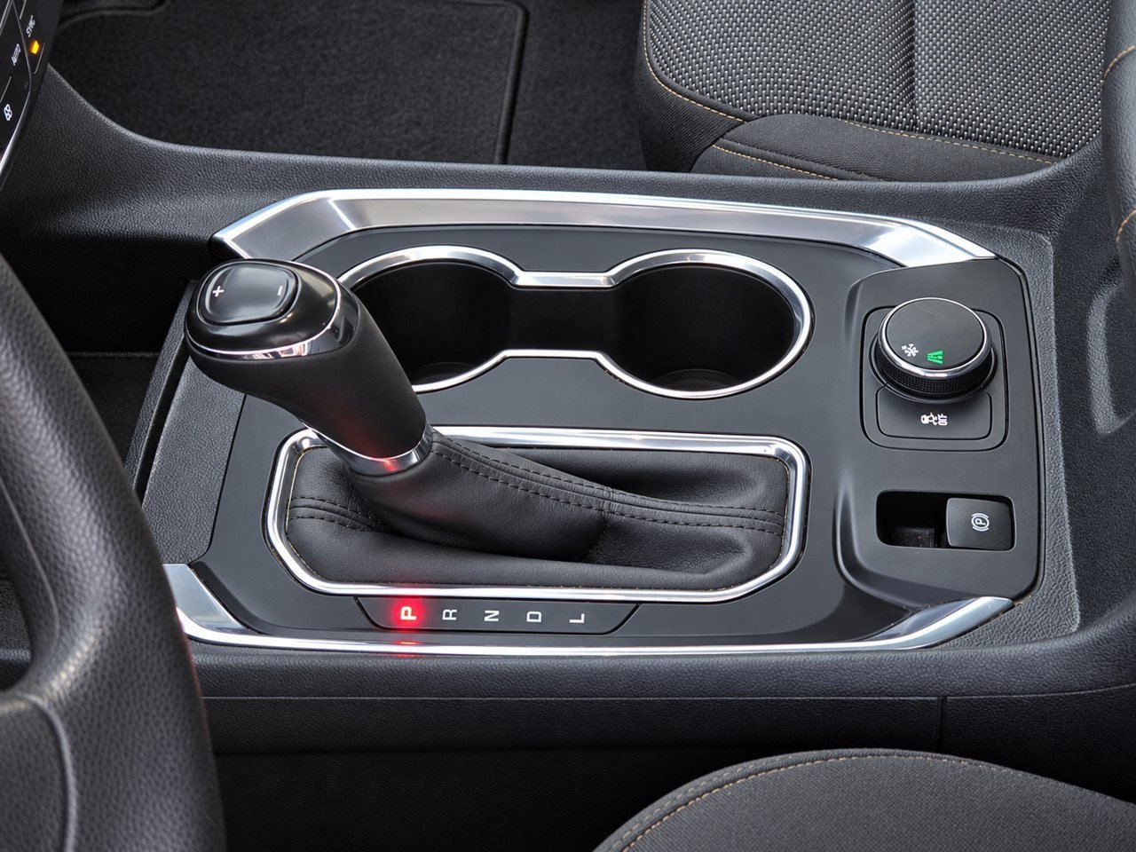 Used 2020 Chevrolet Traverse LS FWD image 18