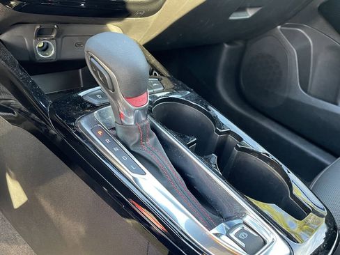 Used 2025 Chevrolet Trax RS w/ Driver Confidence Package image 24