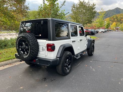 Used 2020 Jeep Wrangler Unlimited Sport image 3