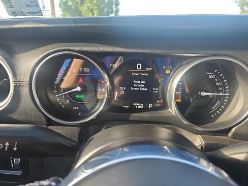 Used 2023 Jeep Wrangler Unlimited Sahara w/ Cold Weather Group AWD/4WD image 16