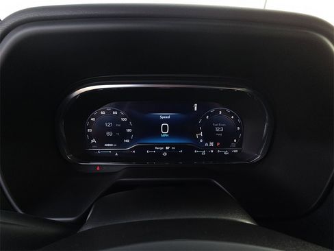 Used 2024 Chevrolet Tahoe Z71 w/ Luxury Package image 16