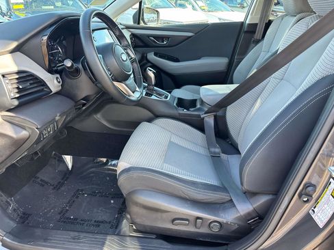 Used 2022 Subaru Outback Premium image 8