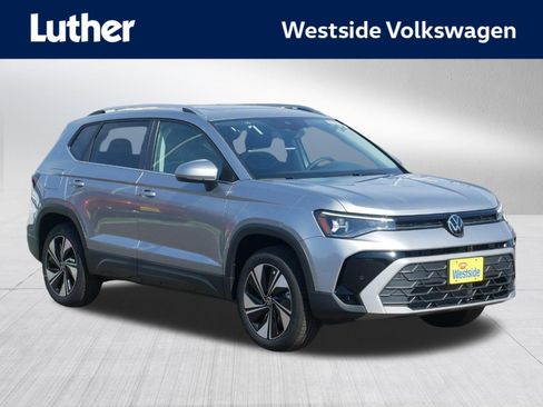 New 2026 Volkswagen Taos SE AWD/4WD image 1