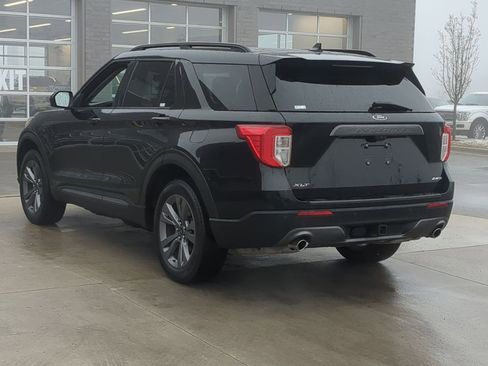 Certified 2022 Ford Explorer XLT w/ XLT Sport Appearance Package image 5
