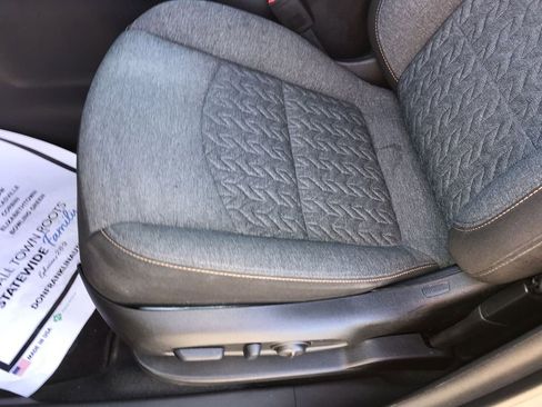 Used 2023 Chevrolet Equinox LT FWD image 12