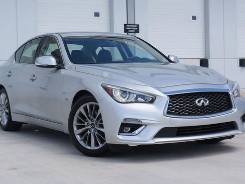 Used 2019 INFINITI Q50 Luxe w/ Essential Package (3.0T Luxe) image 2