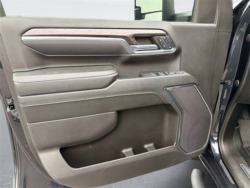 Used 2024 Chevrolet Silverado 2500 LTZ image 26