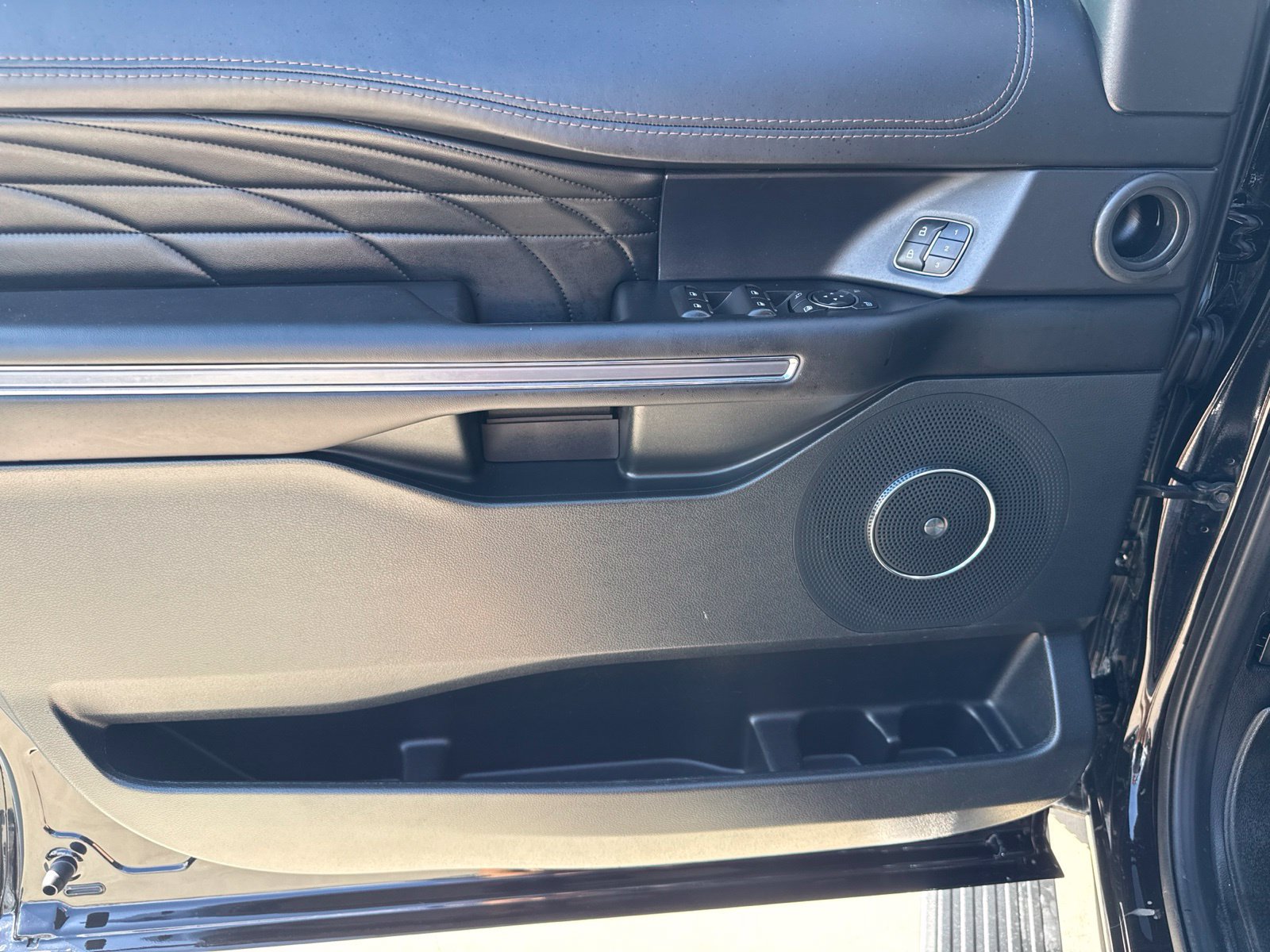 Used 2020 Ford Expedition Platinum RWD image 9