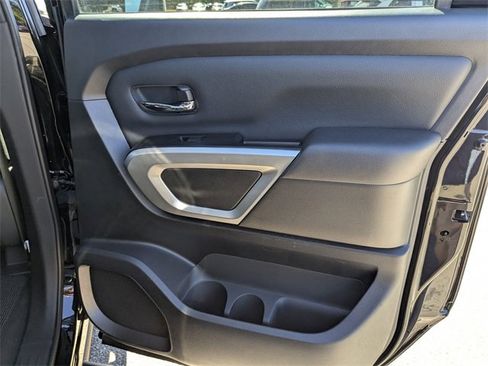 Used 2024 Nissan Titan SV w/ SV Convenience Package image 29